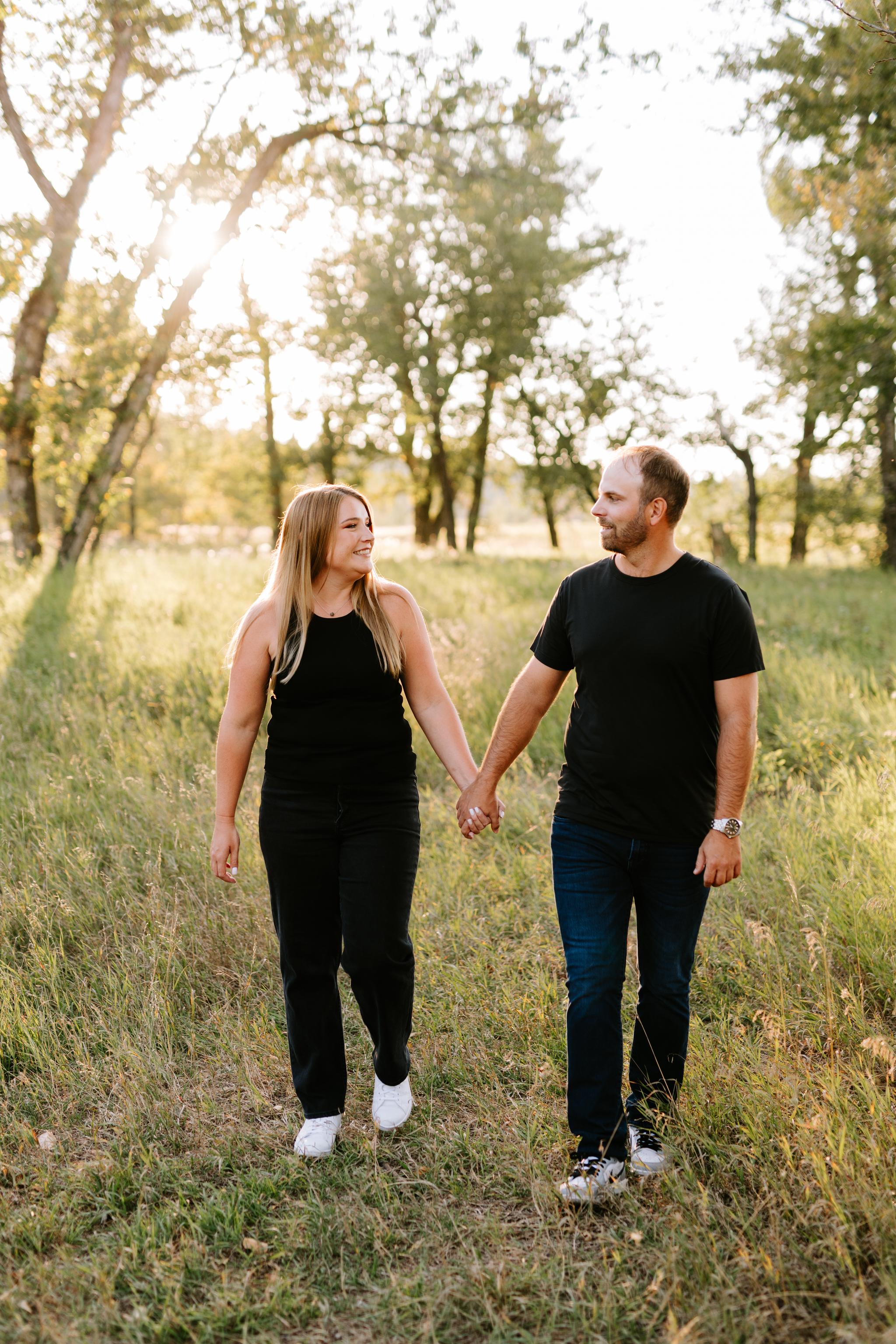 Rachel & Scott | Fall Fish Creek Provincial Park Engagement Session