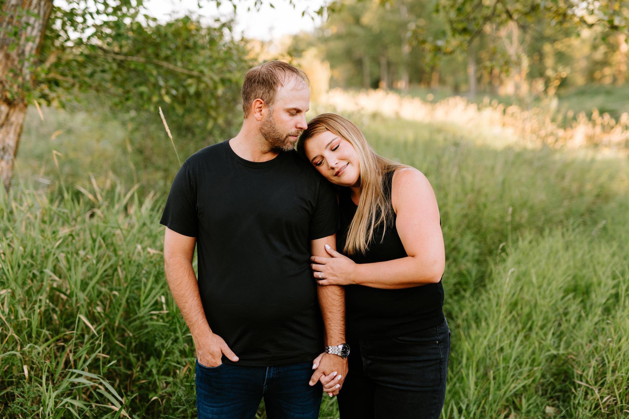 Rachel & Scott | Fall Fish Creek Provincial Park Engagement Session